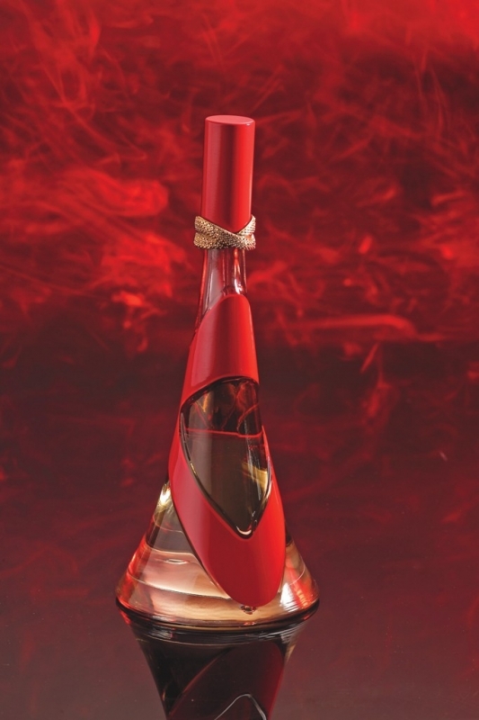 Alexander McQueen to Launch First Fragrance in 10 Years forecast Alexander McQueen to Launch First Fragrance in 10 Years forecasting