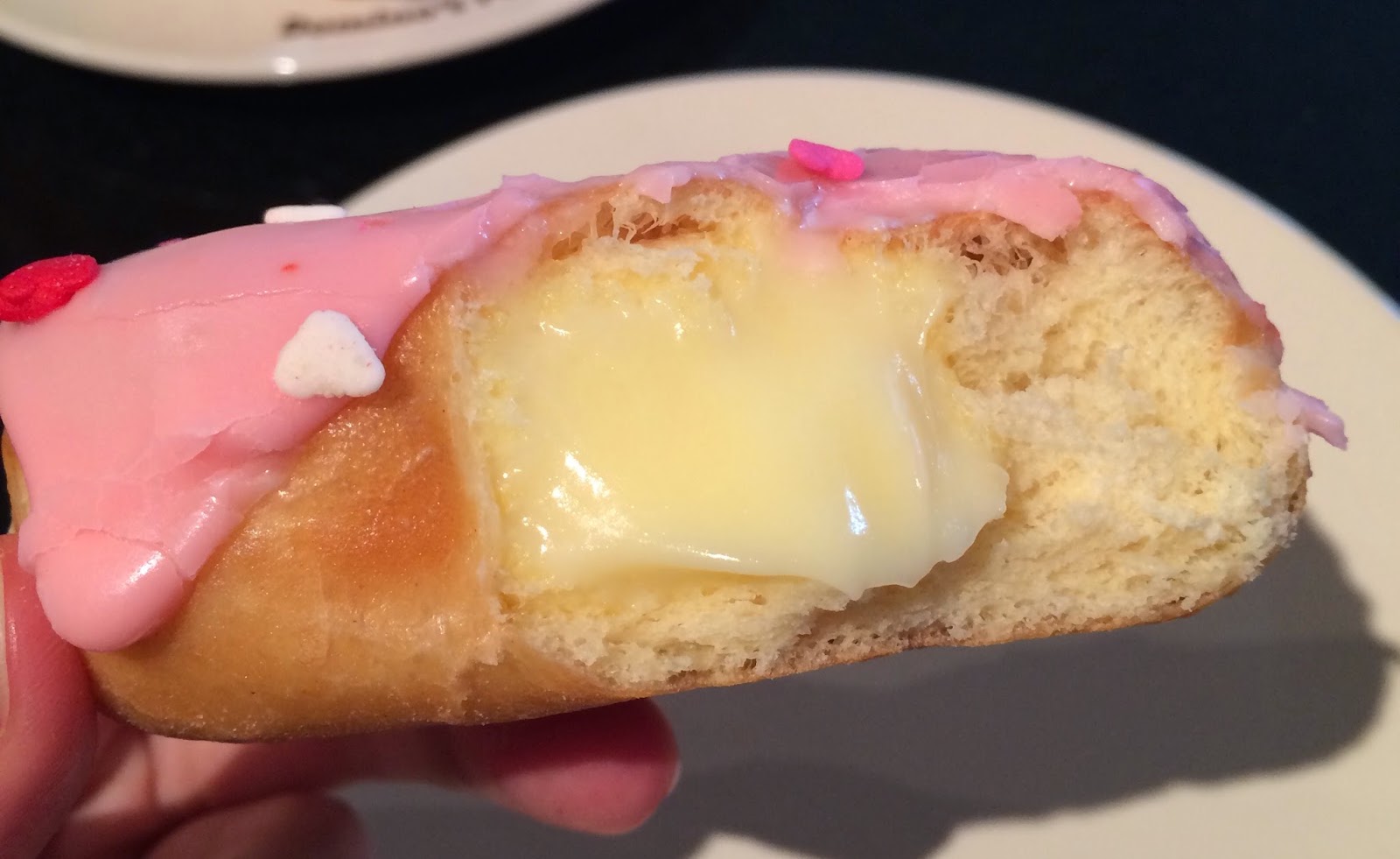 Cupid's Choice Donut From Dunkin' Donuts / ダンキンドーナツのキューピッド チョイス ドーナツ