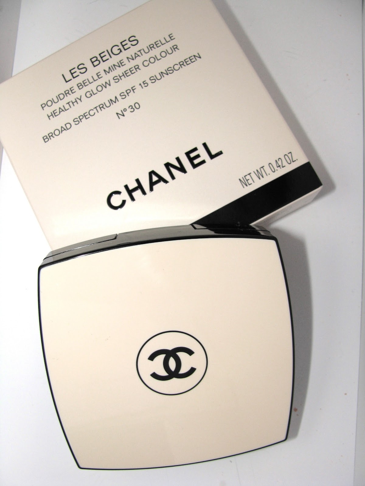 chanel les beiges healthy glow sheer powder swatches