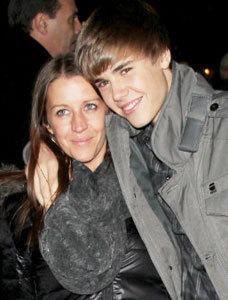 Who's justin bieber dating now