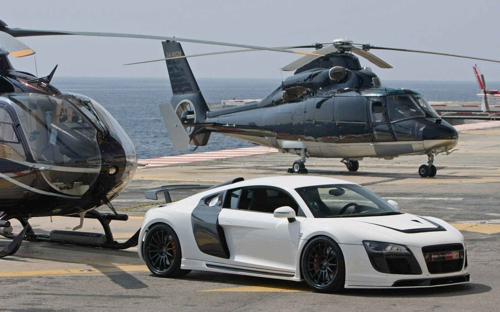 http://2.bp.blogspot.com/-gzJXSpF-uSA/T8DC9OmjQXI/AAAAAAAAEm4/iX0IgOd-3ZA/s1600/audi-r8-razor-1680x1050.jpg