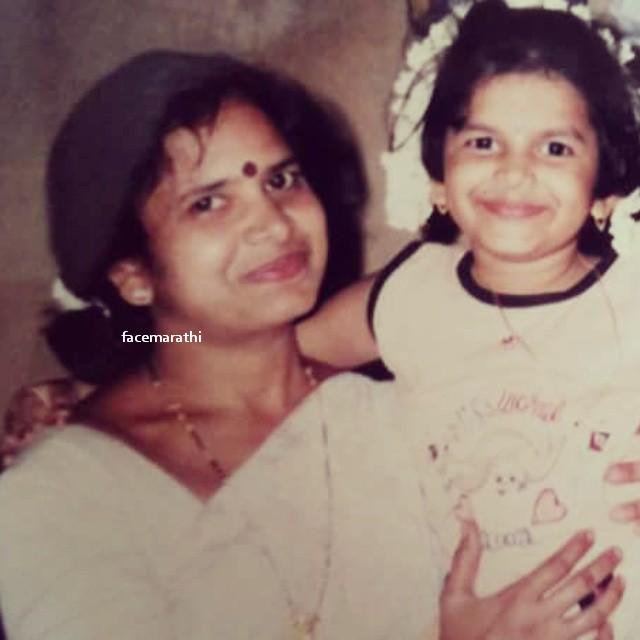 Marathi Love Prem Sms Message Quotes Shayari Whatsapp Status Funny Jokes Girlfriend Boyfriend Mitali Mayekar Wallpaper Urfi Actress Siddharth chandekar & mitali mayekar | romantic photoshoot before marriage. blogger