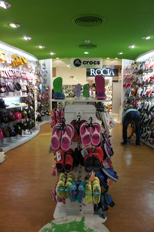 crocs in phoenix mall