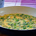 Omelletes aux cébettes (prostě omeleta s jarní cibulkou)