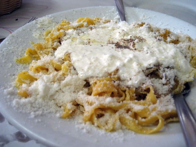 cacio e pepe con ricotta sora margherita rome cacio e pepe con ricotta sora margherita rome