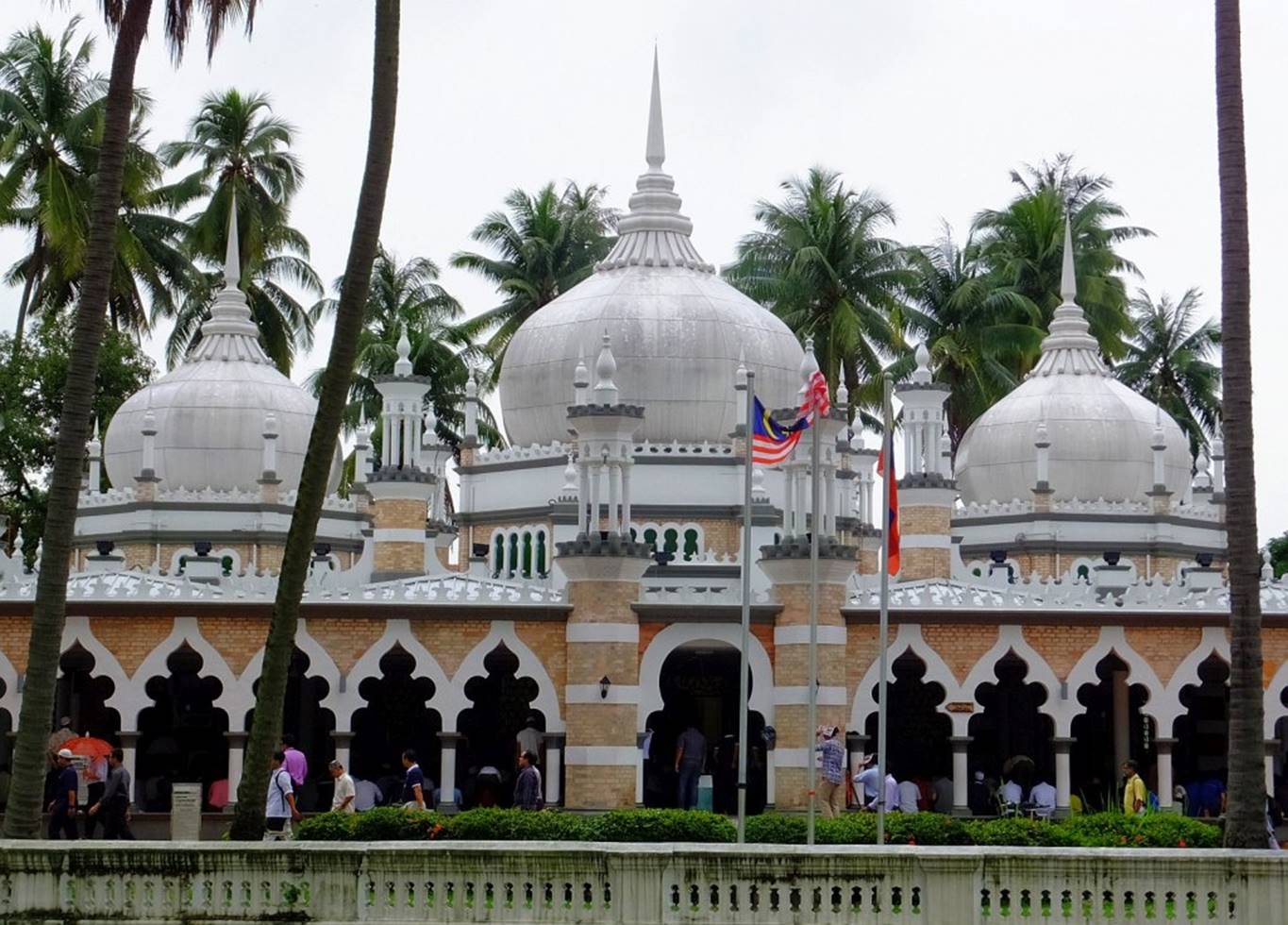 Onur Un Seyir Defteri Kuala Lumpur Da Inanc Kardesligi