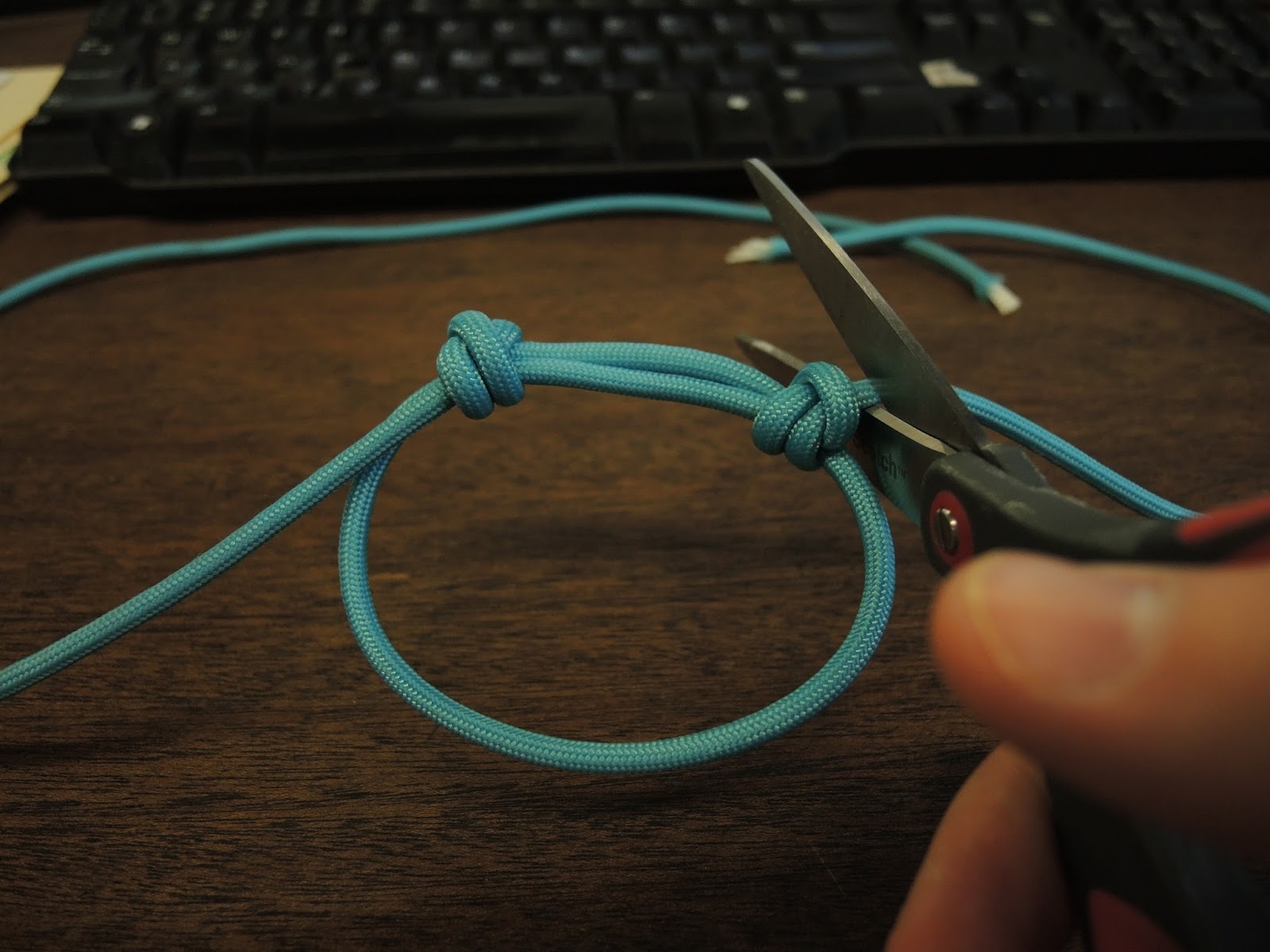 The Paracord Blog The Easiest Paracord Bracelet Ever