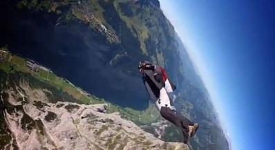 iPhone is able to survive even fall from 1000 feet high