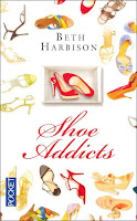 http://twogirlsandbooks.blogspot.fr/2015/12/shoe-addicts.html