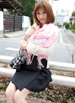 View image Akari Asahina Beautiful Seen Wearing Mini Skirts Akari Asahina Beautiful Seen Wearing Mini Skirts