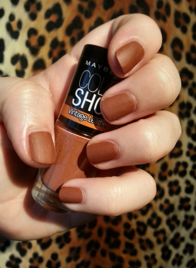 Rawrs Review Maybelline Color Show Vintage Leather Nail Uk Style And Fashion Blog Maybelline Color Show Nail Polish Vintage Leather Tanned Ready Review