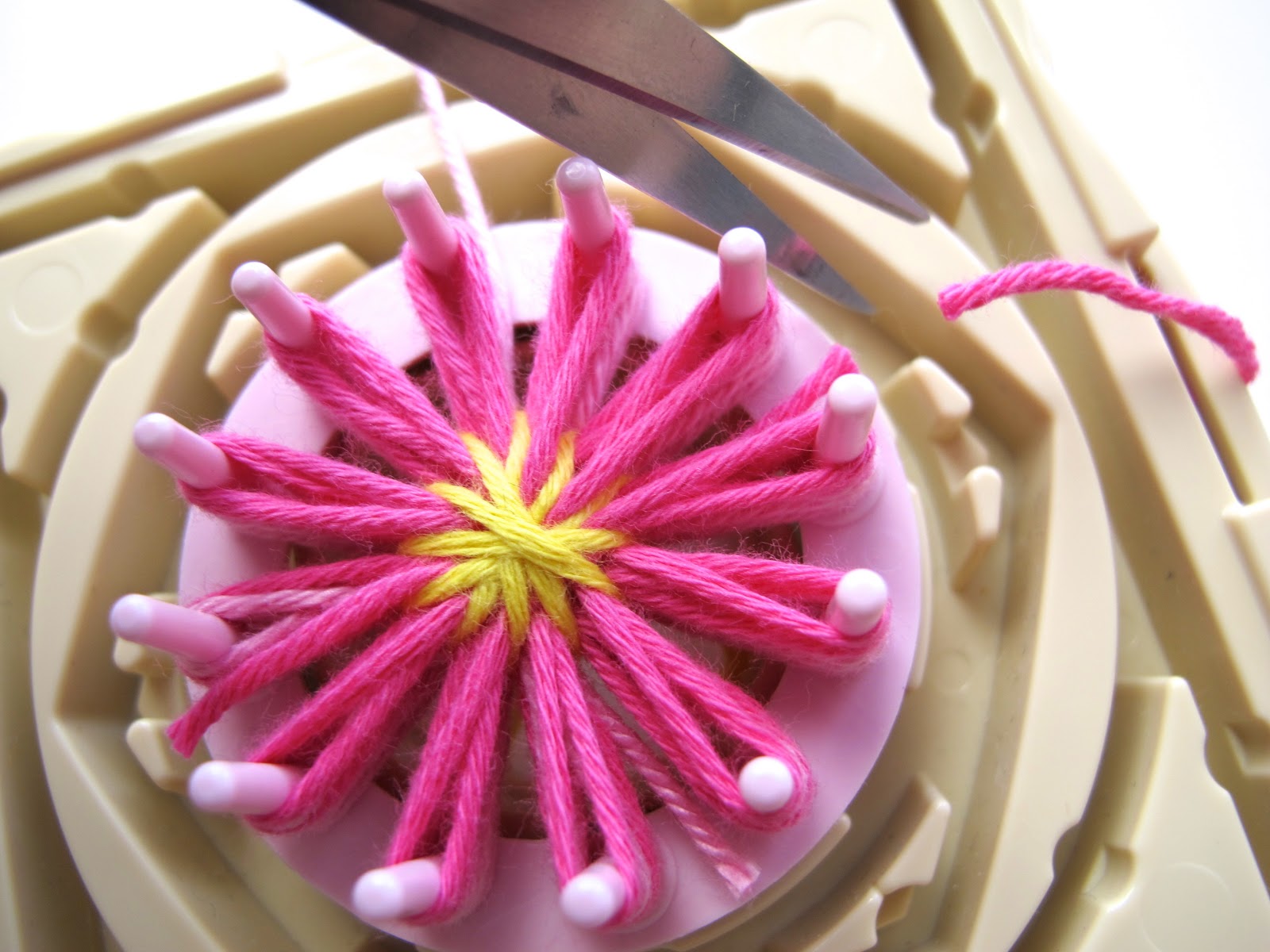 Addicted to Making English Daisies, Flower Looms & King Henry VIII...