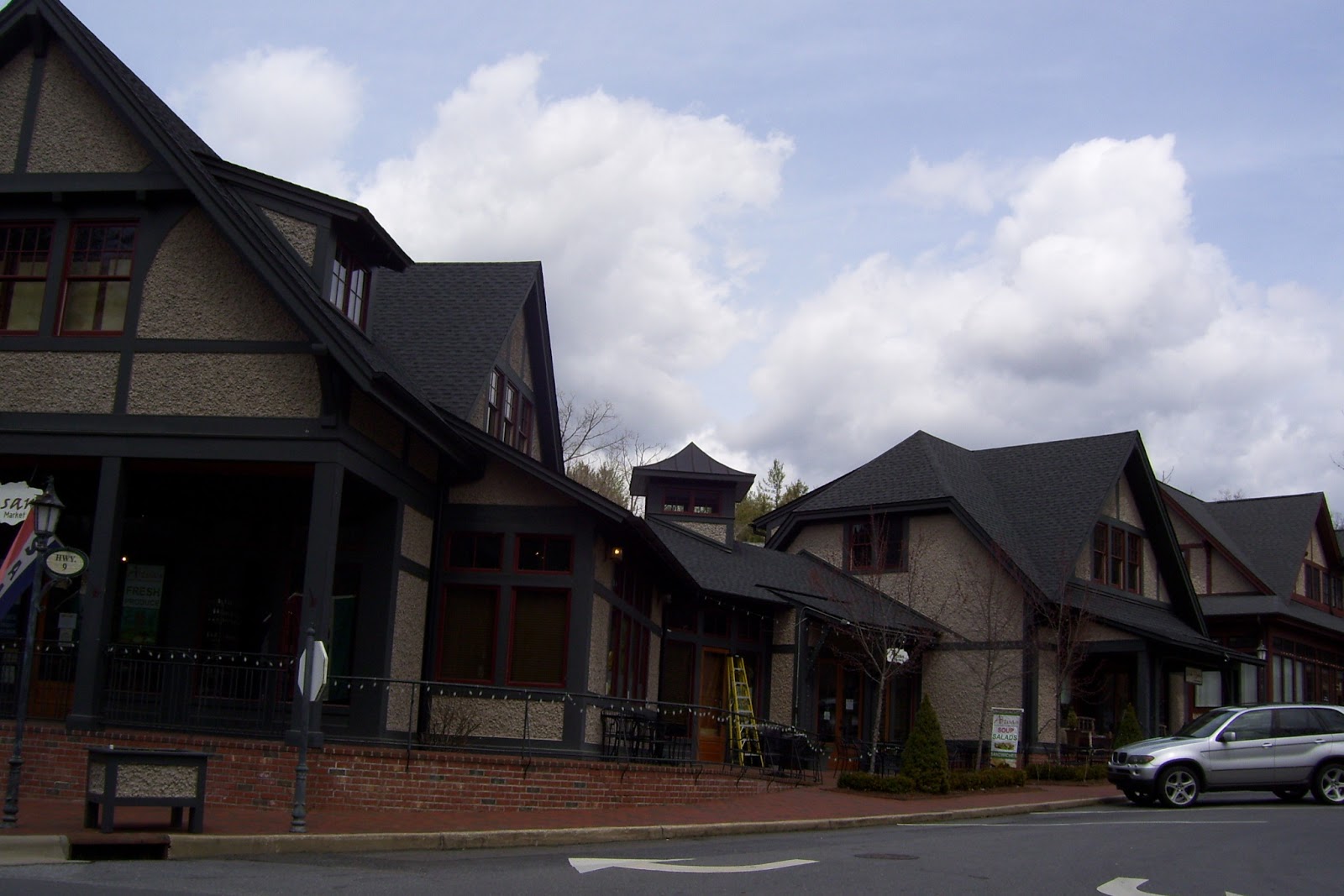 ^Living in Black Mountain, NC The Vilalge of Cheshire, Black Mountain, NC