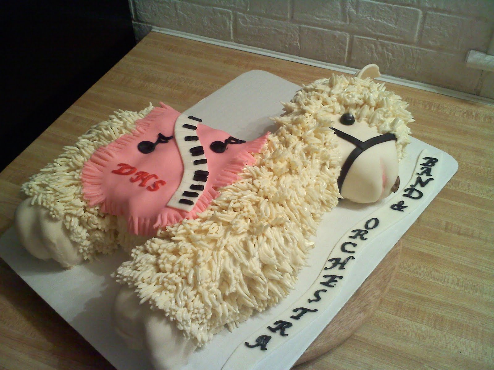 Pinky Promise Cakes LLama