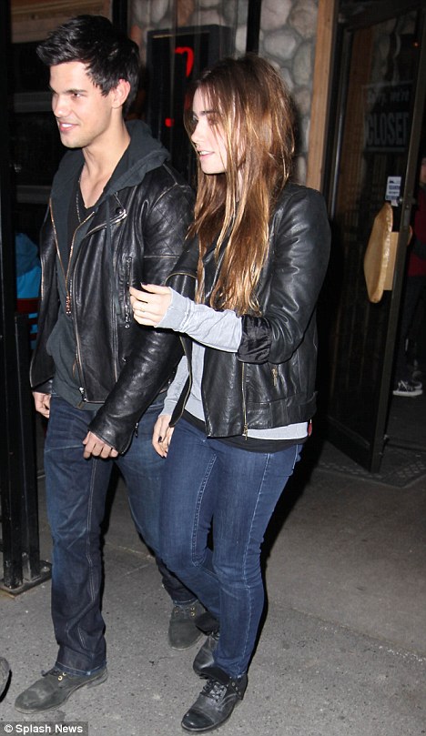 is lily collins dating taylor lautner 2012 Cambio finds the best stuff about lily-collins to share with your friends 2012 met gala taylor lautner, lily collins jump for their lives in new 'abduction. is lily collins dating taylor lautner 2012 Cambio finds the best stuff about lily-collins to share with your friends 2012 met gala taylor lautner, lily collins jump for their lives in new 'abduction.