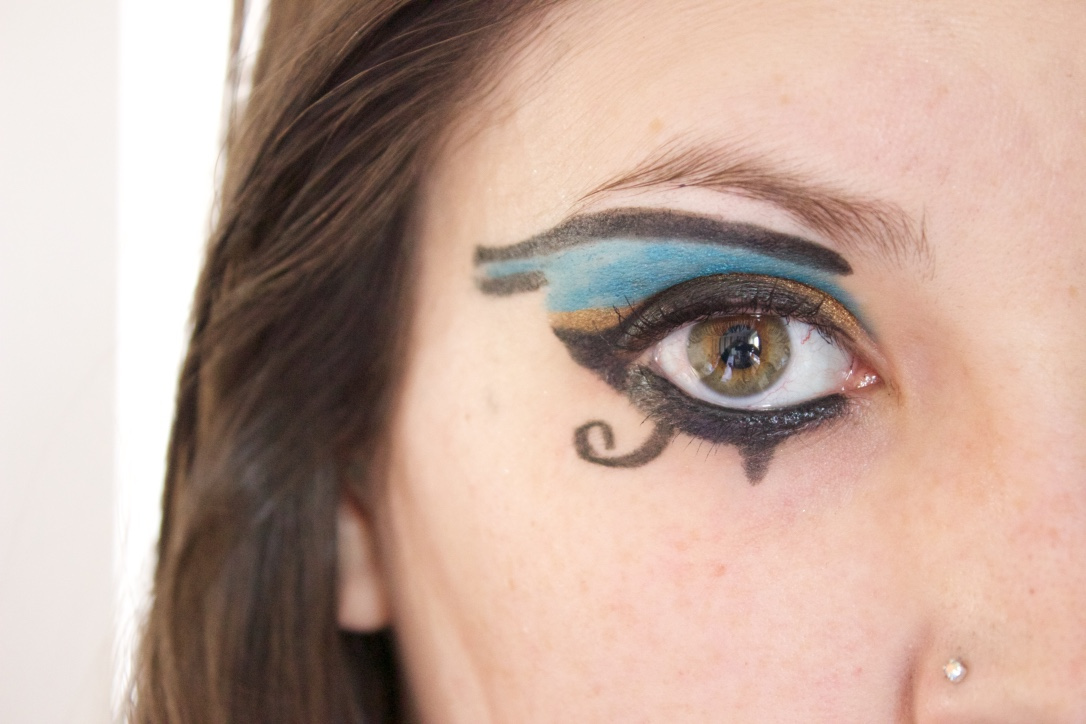 Eye of Horus Halloween eye make-up