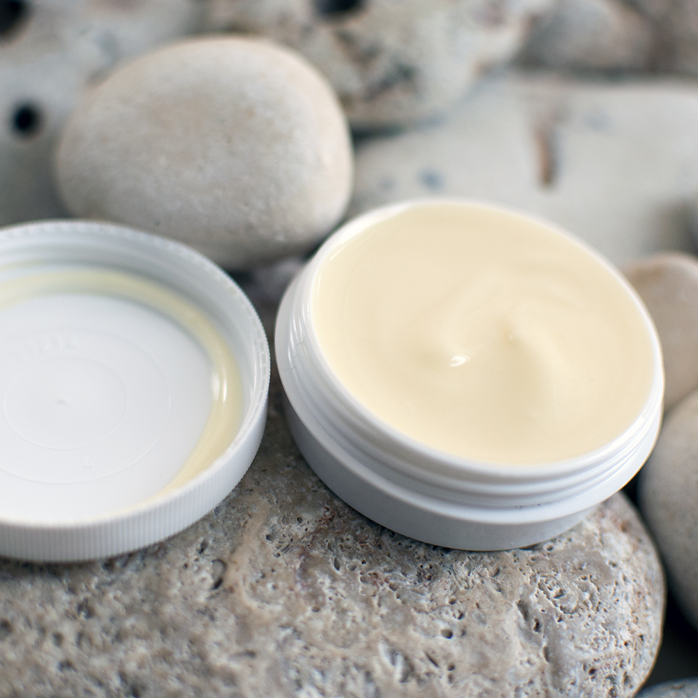 Homemade Soaps by Julicu beeswax as an emulsifier does it work?