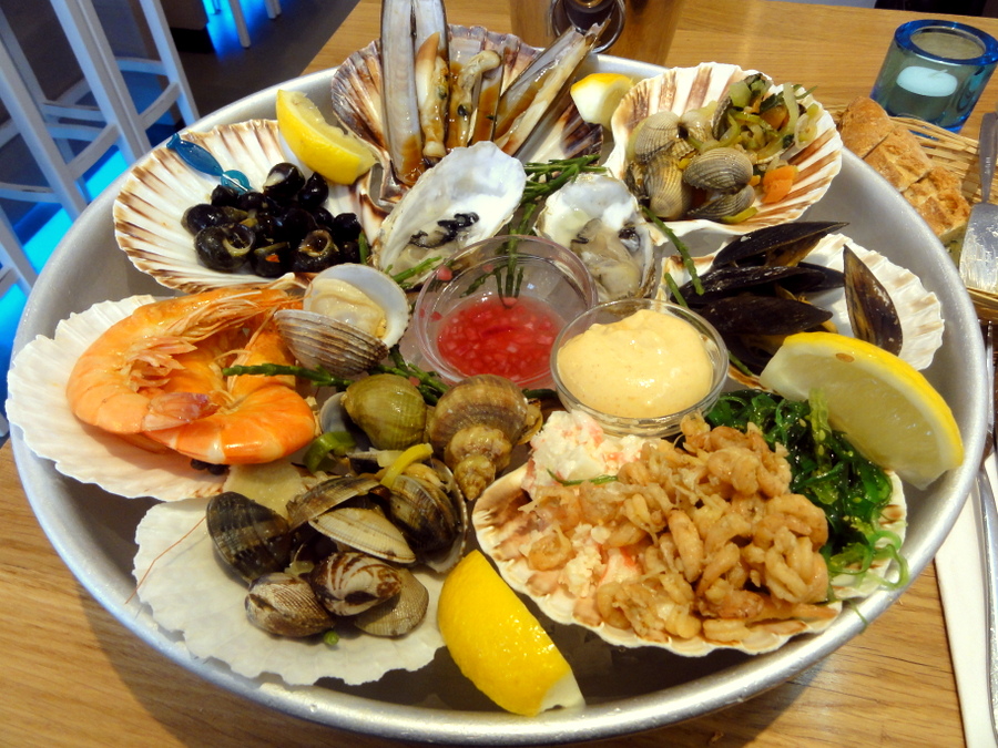 TRAVEL AND LIFESTYLE DIARIES Fruits de Mer at The Seafood Bar in