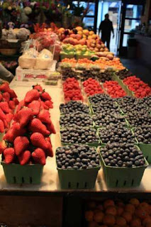 Bauernmärkte in Kanada Obst vom Public Market in Vancouver