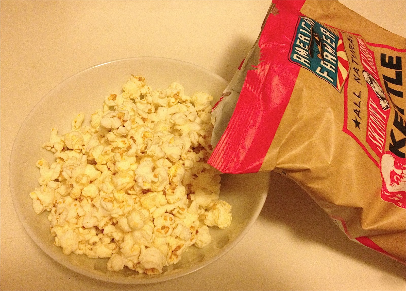 Various Comestibles Popcorn Love