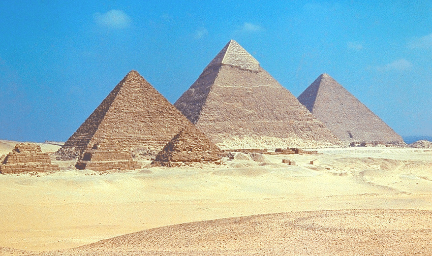 egP_PyramidsGiza.jpg