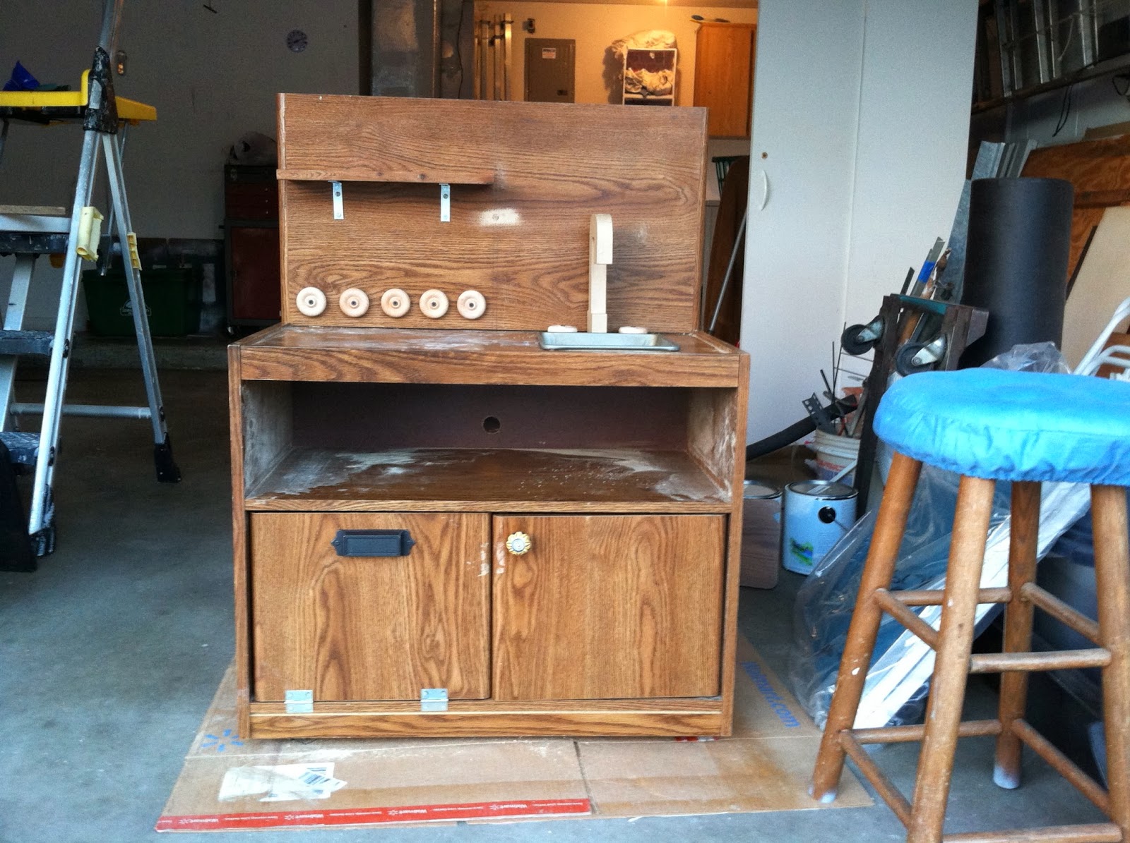 Where's My Dream Life? Upcycled TV Stand to Play Kitchen