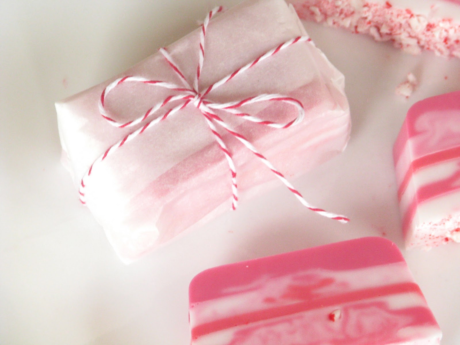 Melt and Pour Candy Cane Soap Tutorial for Easy Holiday Gifts!