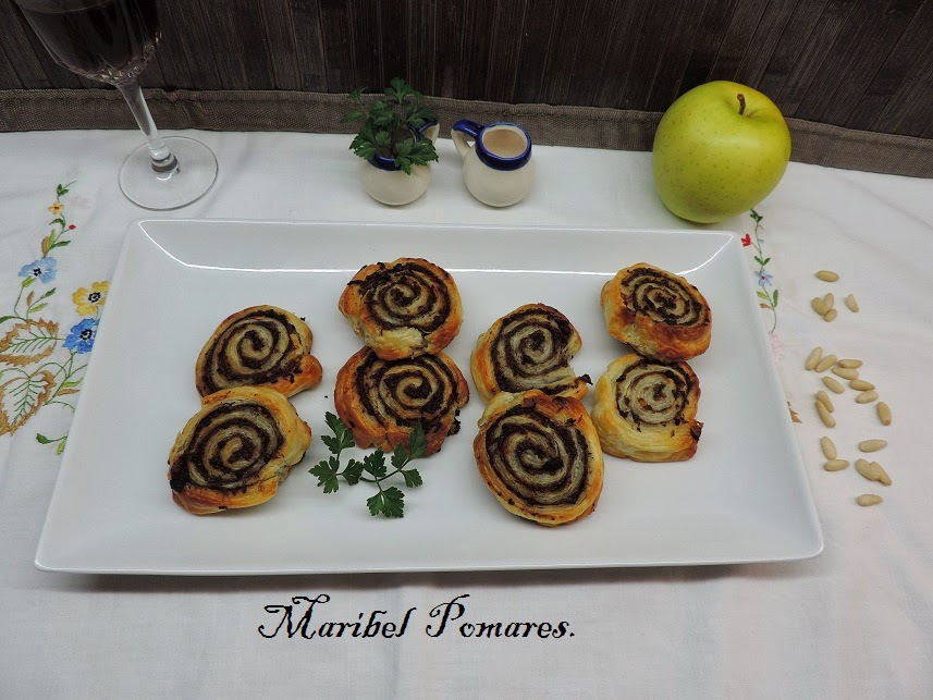 Caracolas De Hojaldre, Morcilla, Manzana Y Piñones En Olla Programable.
