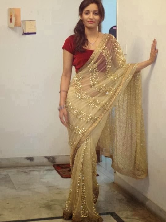 Aunty Removing Saree