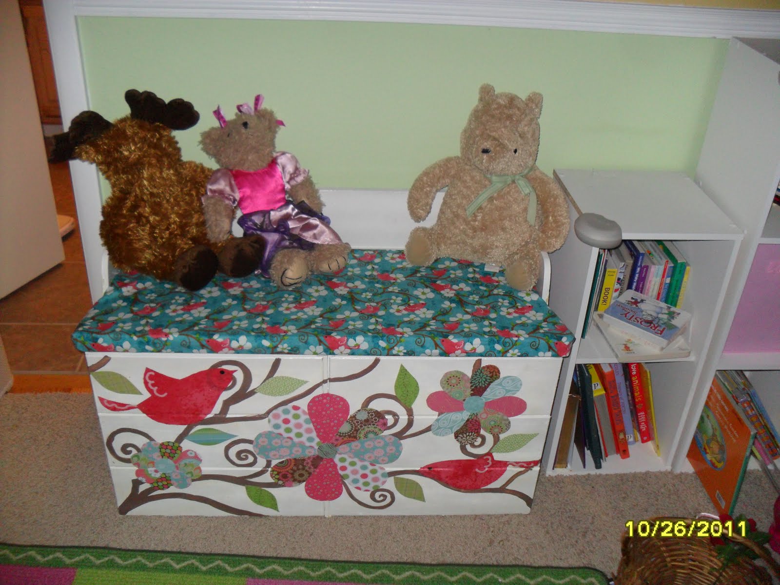 The Mellin Patch Craft Monday A new look for an old toy box