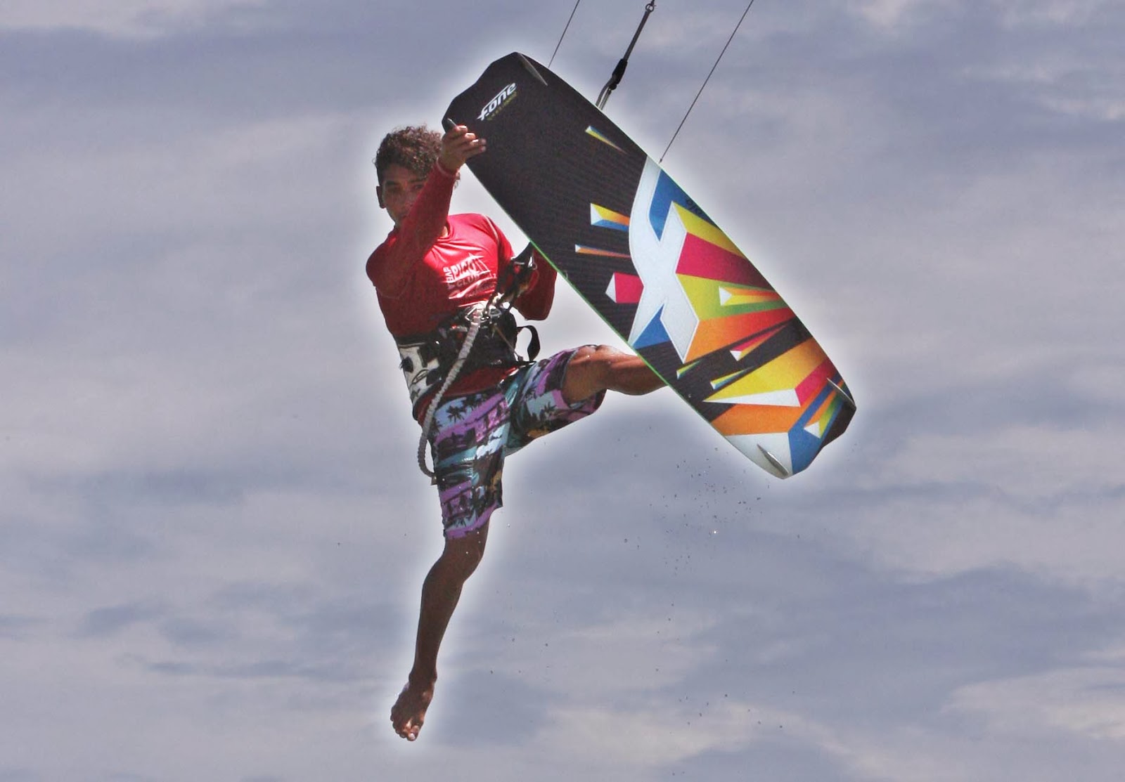 EL KITESURF TIENE SUS PROTAGONISTAS EN PLAYA EL YAQUE ANA VIGO