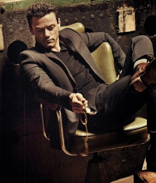 Luke Evans Fans Spain PhotoshootsLuke Evans Photoshoot 2013