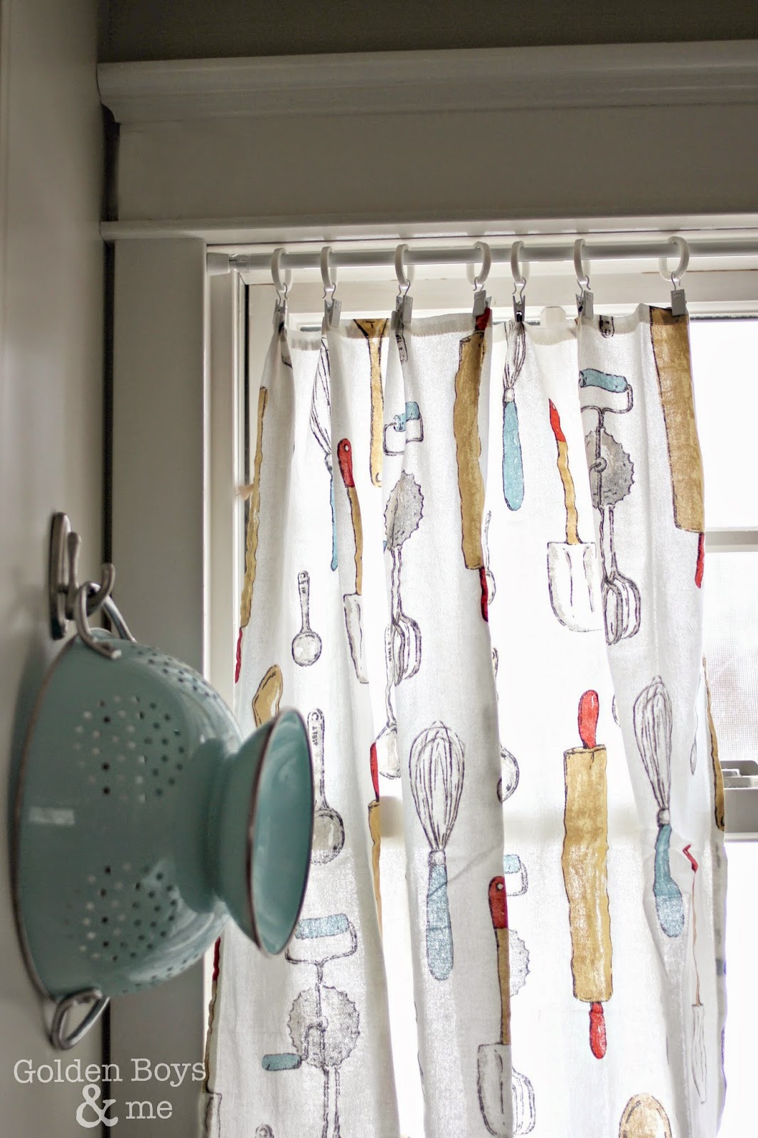 Easy DIY curtains made with kitchen towels-www.goldenboysandme.com