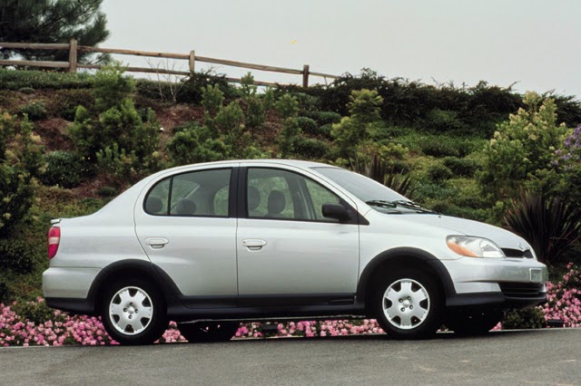 2000 Toyota Echo sedan