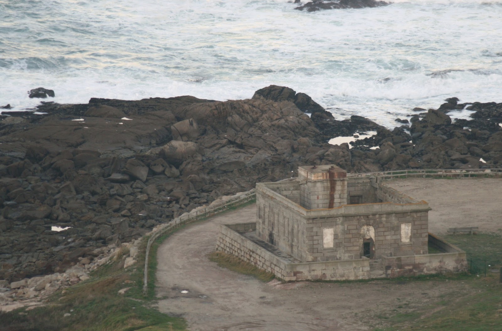 En la soledad del faro Faro de Cabo Silleiro.