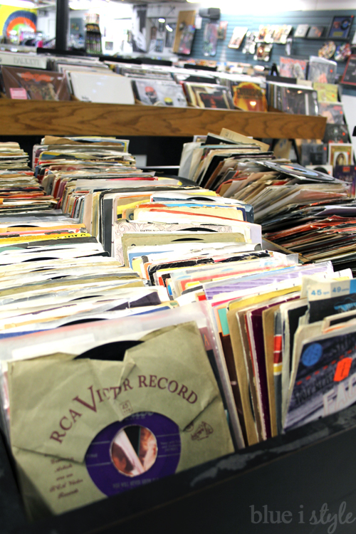 {DIY with style} How to Cover a Wall in Vinyl Records Damage Free