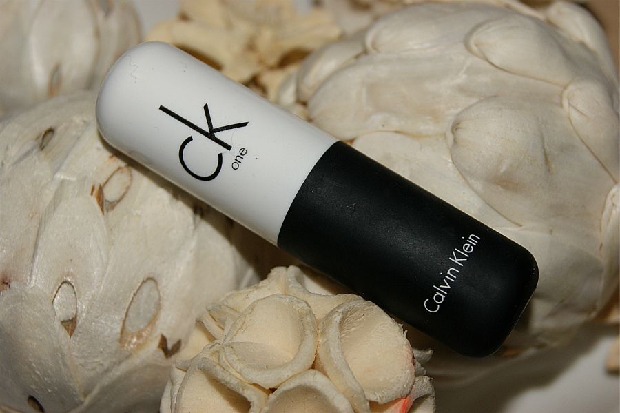 CK One Pure Color Lipstick in Wow - Review