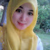 Cewek Cantik Berjilbab Kuning