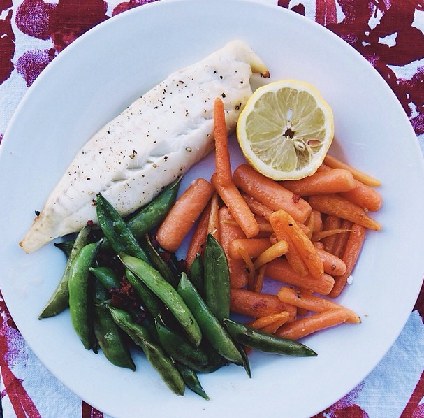 THE EAT YOUR HEART OUT DIET Whole30 Recipe // Lemon Garlic Tilapia