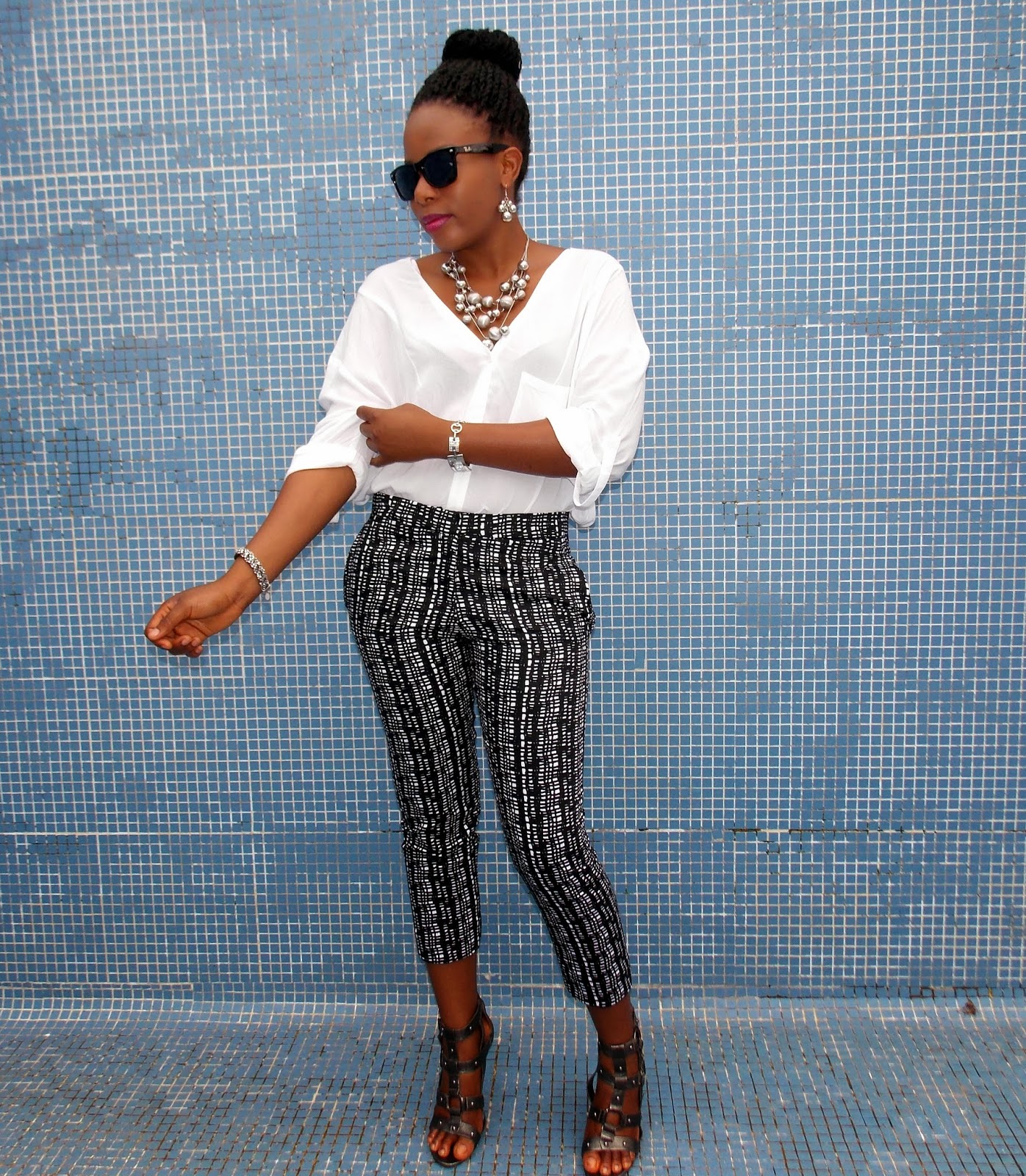 Parasols And Wellingtons Cropped fitted trousers in black/white