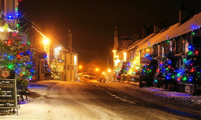 The charming villages of Castleton light up with holiday cheer. Photo: deanhammersley.