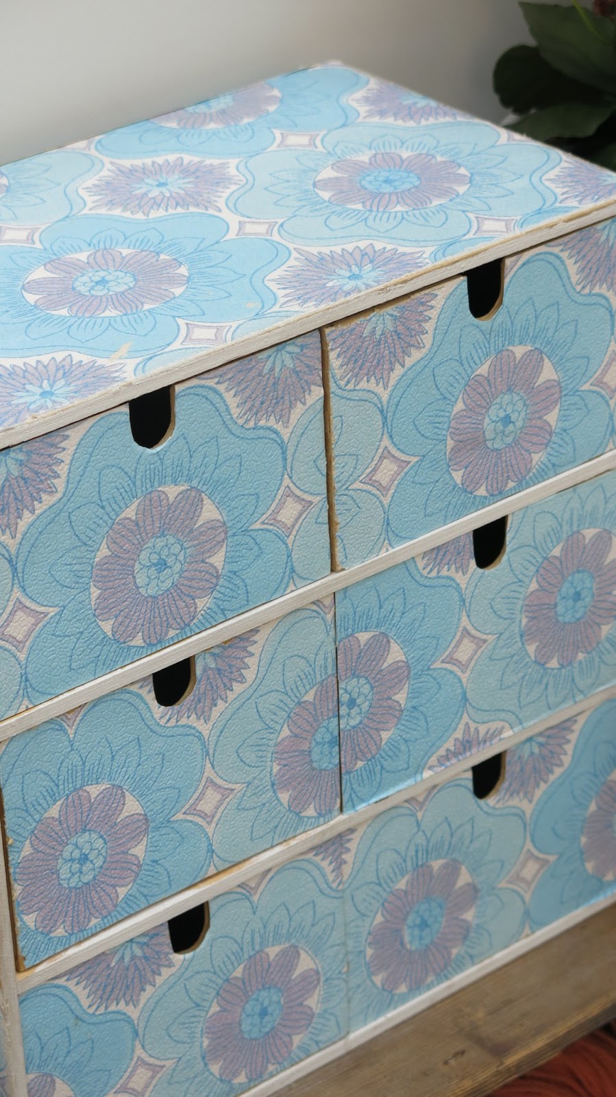 Cosmos and Cotton: Decoupage with vintage wallpaper