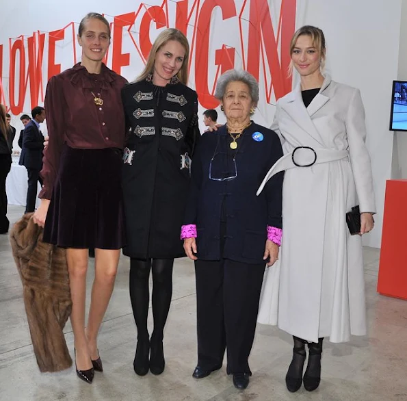 Princess Bona Borromeo, and sisters, Isabella, Lavinia, Matilde, who came with her husband, Antonius Von Furstenberg