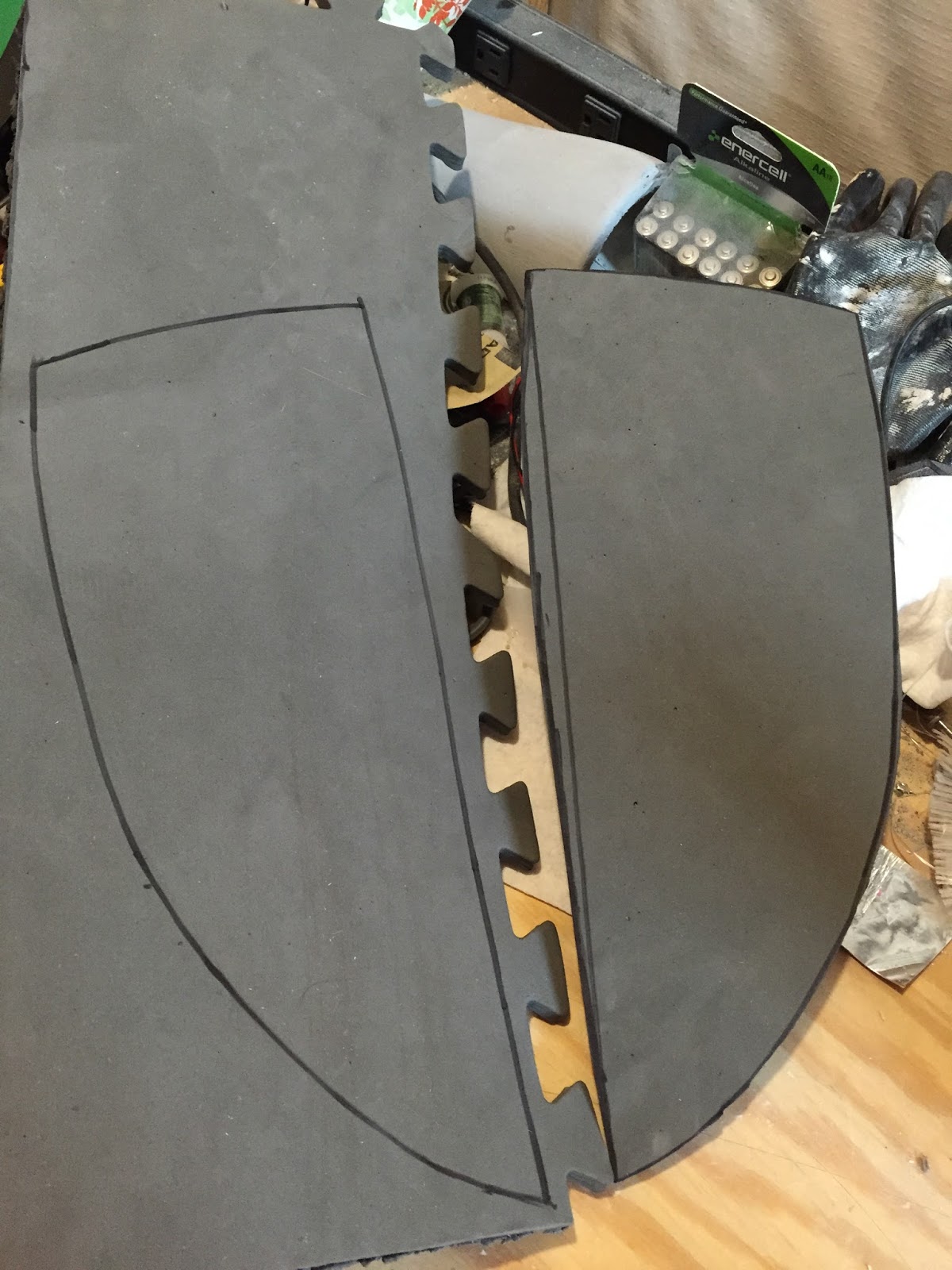 Parts and Krafts Cheap and Easy Foam Knight Shield