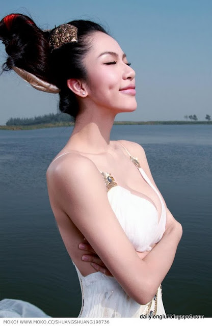 Chinese Celeb » Super Model Pan Shuangshuang