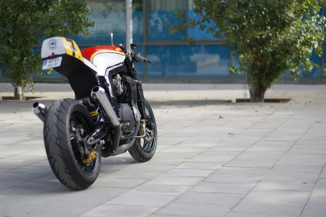gsxr cafe racer GSXR+1100+W+7+Sheene++(1)