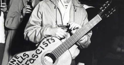 essays on woody guthrie essays on woody guthrie