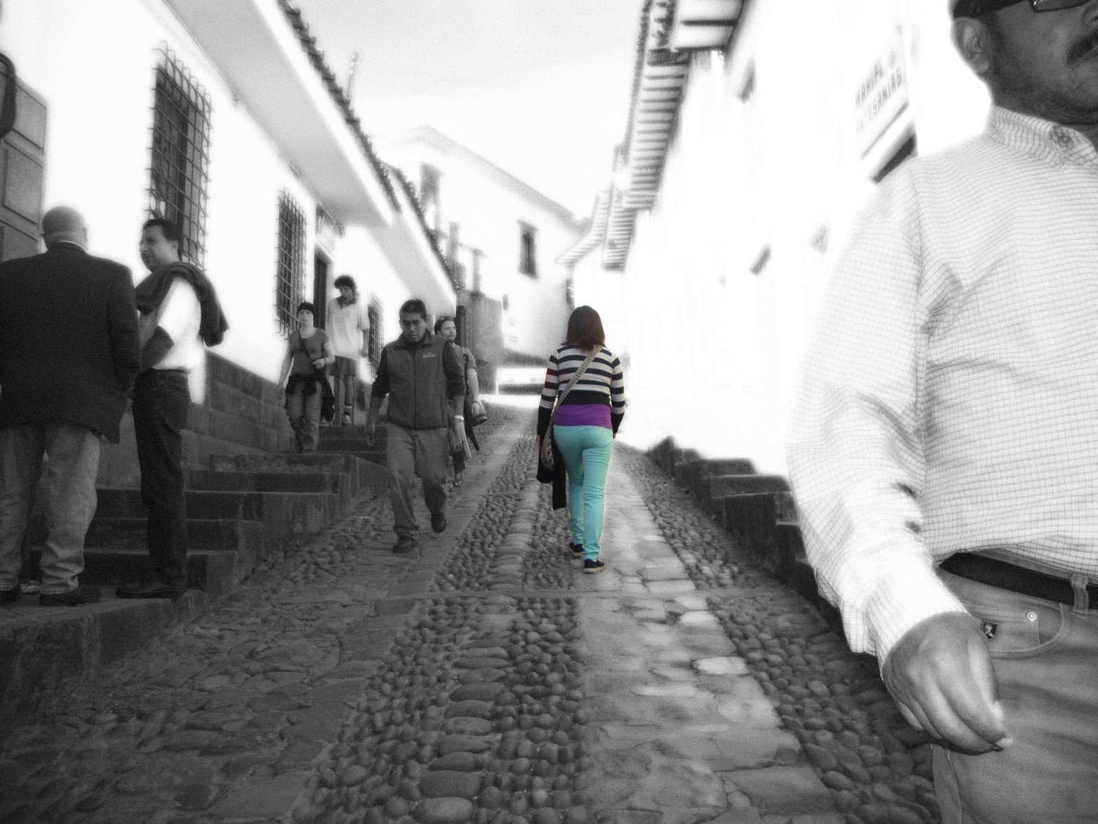 Aun tengo algo q pueda compartir El lugar lleno ,con poca gente