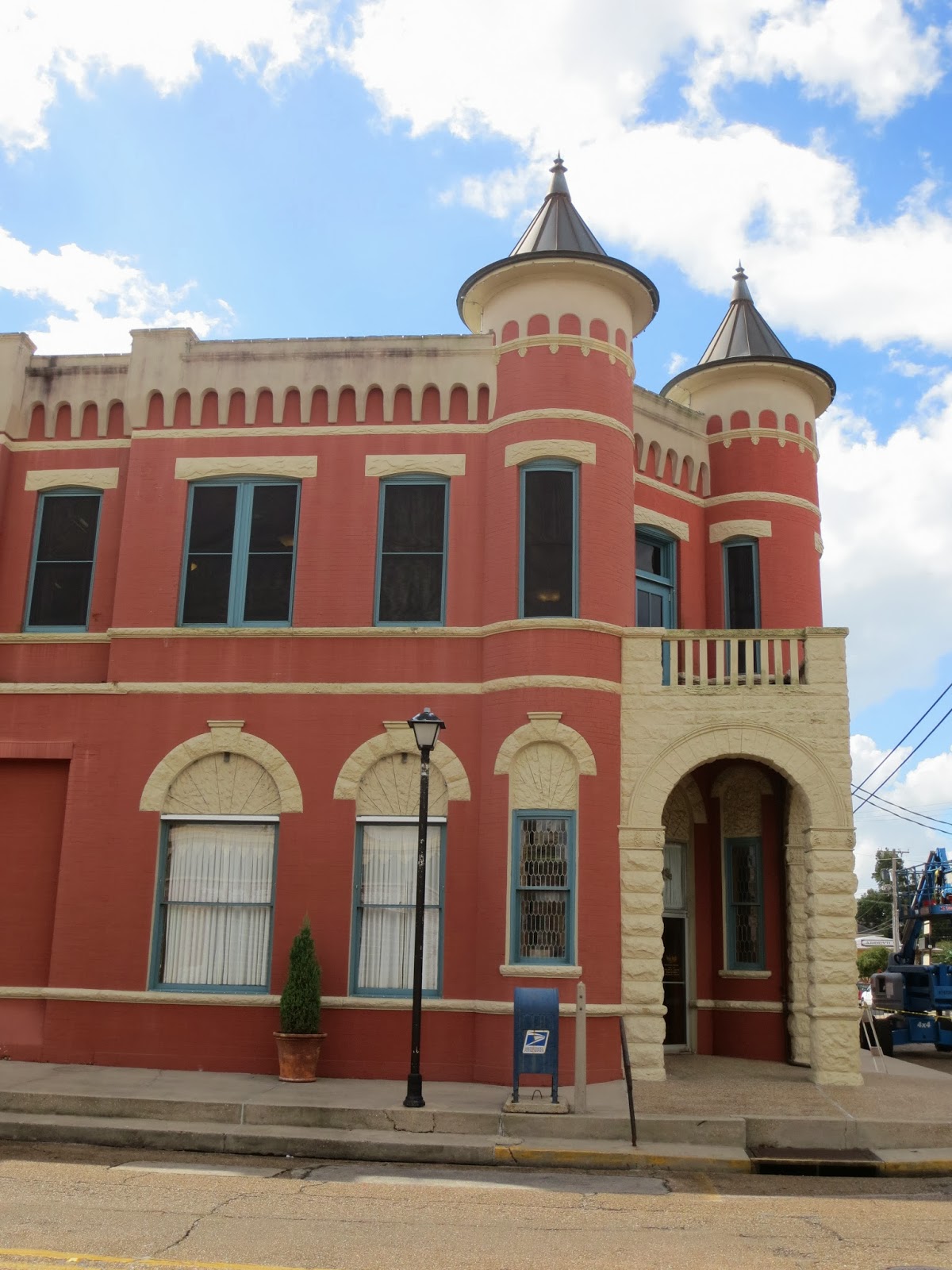 Looping NZ Style Abbeville Historic District and Tabasco Factory