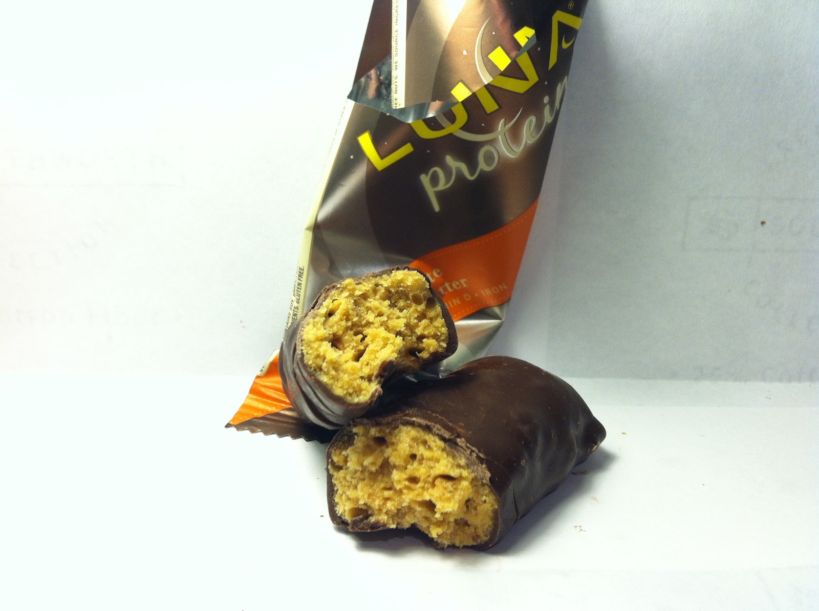 Crazy Food Dude Review LUNA Protein Chocolate Peanut Butter Bar